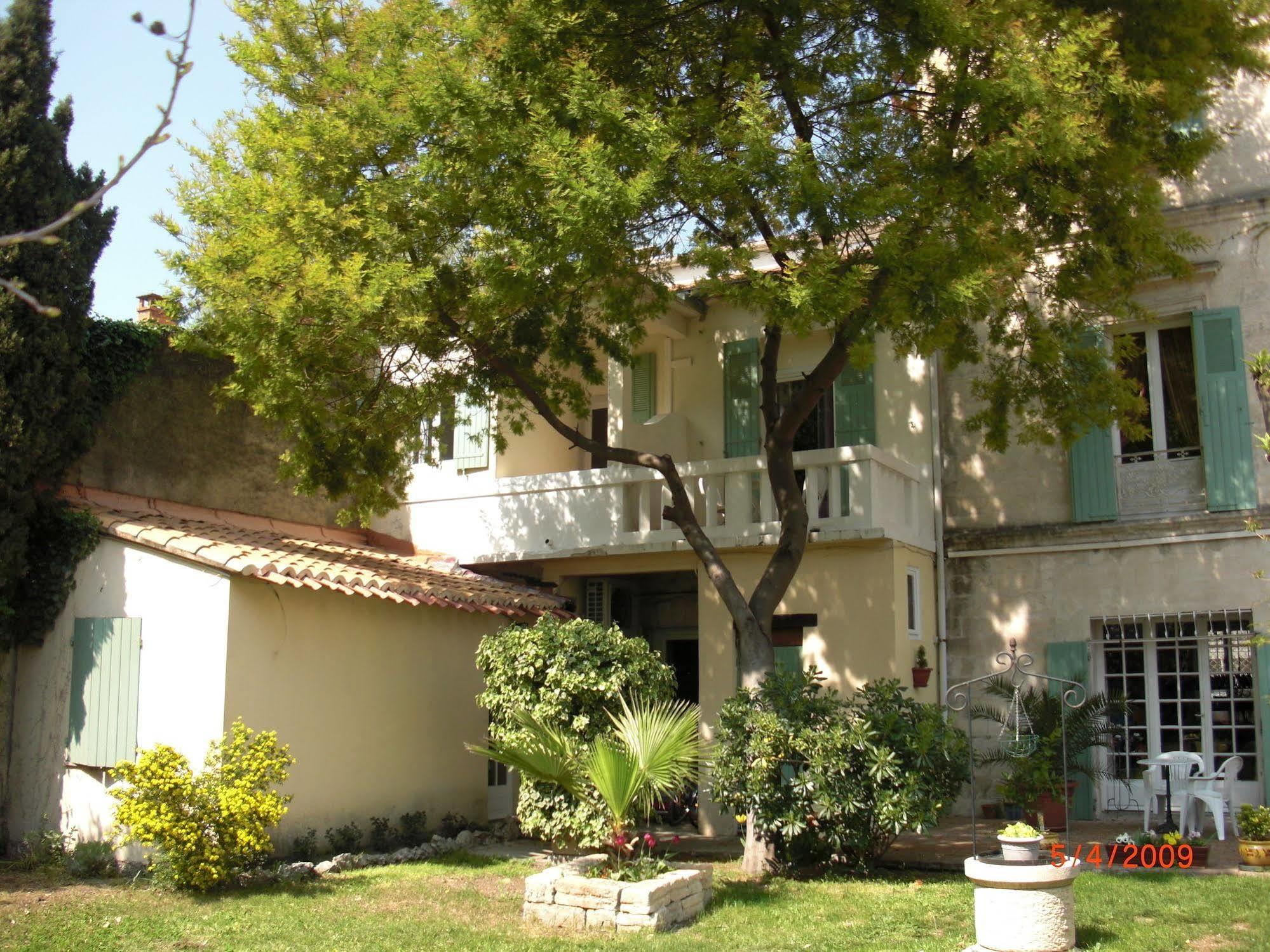 אביניון Au Saint Roch - Hotel Et Jardin מראה חיצוני תמונה