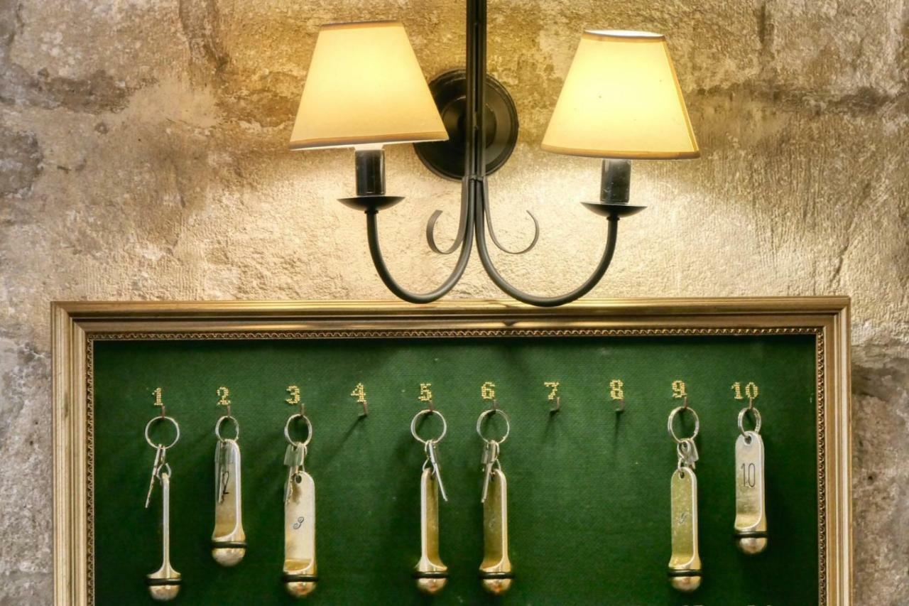 אביניון Au Saint Roch - Hotel Et Jardin מראה חיצוני תמונה